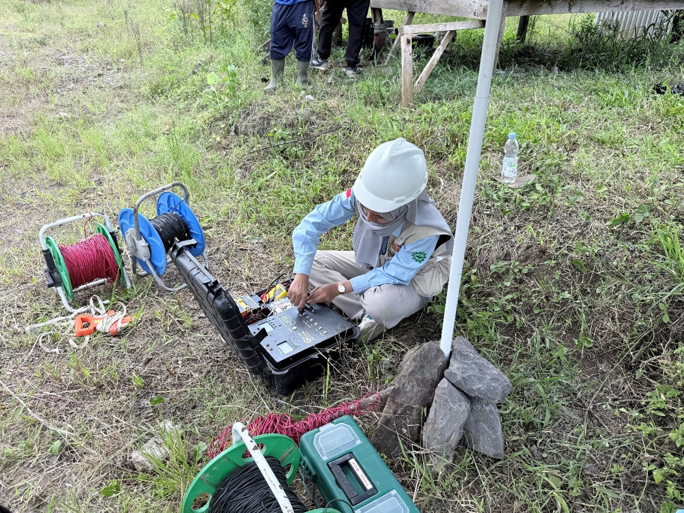 Studi Geolistrik untuk Analisis Kestabilan Lereng pada Kegiatan Konstruksi dan Pertambangan